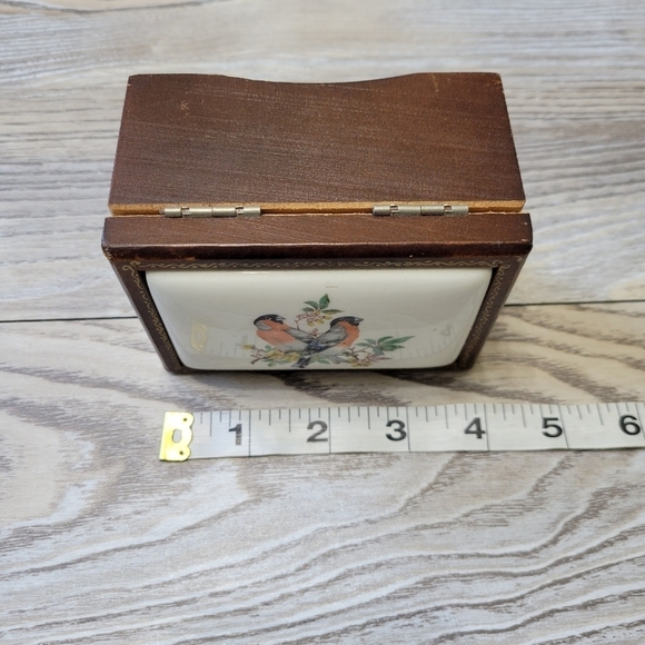 Vintage Japanese handpainted music box Wooden and porcelain - Picture 3 of 14